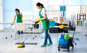 Клининг от профессионалов: как выбрать лучшую компанию для уборки вашего дома или офиса